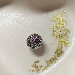 Pandora essence passion charm